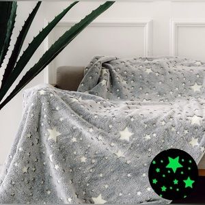 NWT Forestar Glow in The Dark Blanket Gray With Stars-Sz 50” x 60”